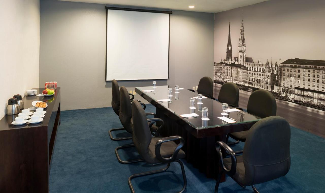 Real Inn Nuevo Laredo Ngoại thất bức ảnh