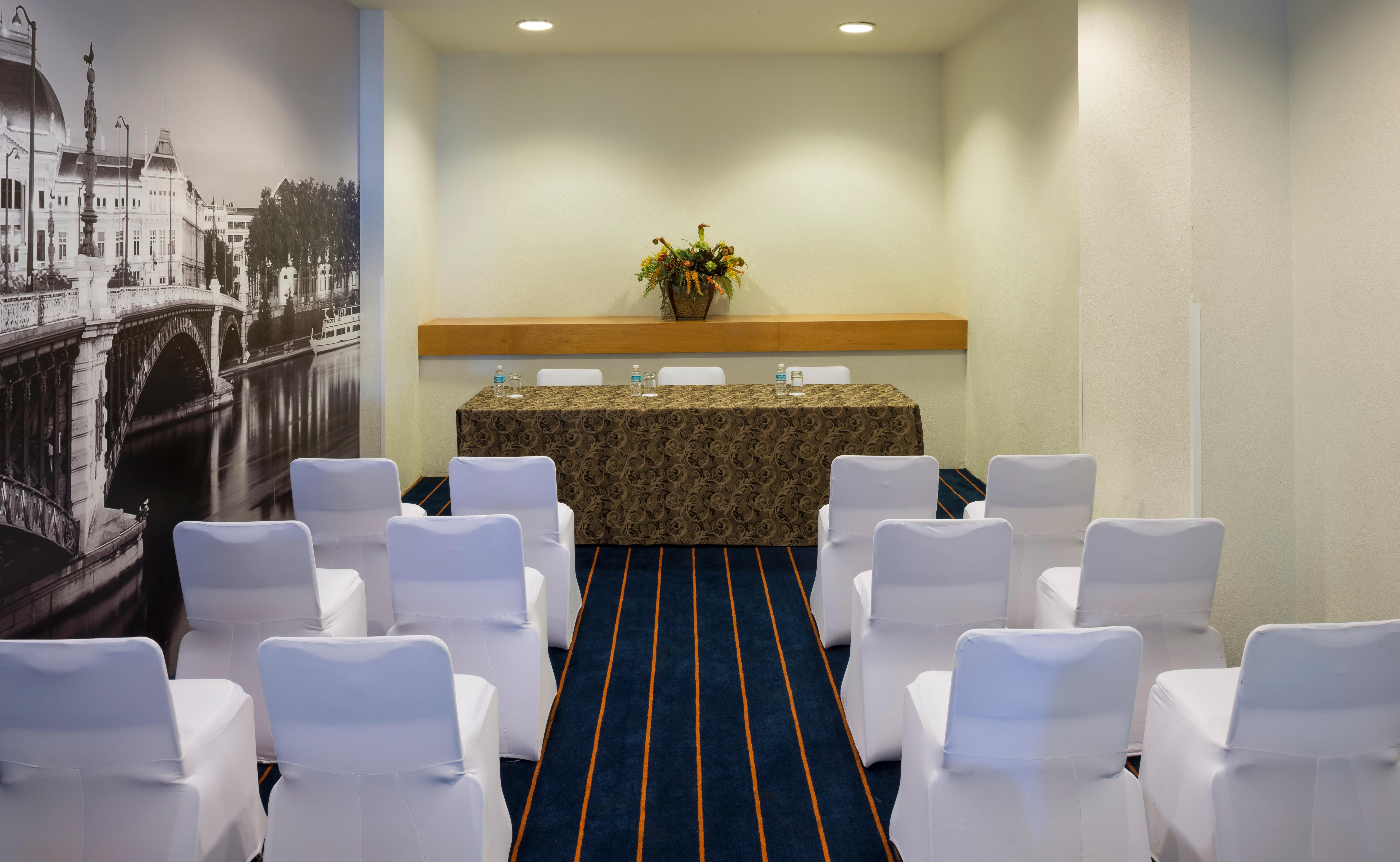 Real Inn Nuevo Laredo Ngoại thất bức ảnh